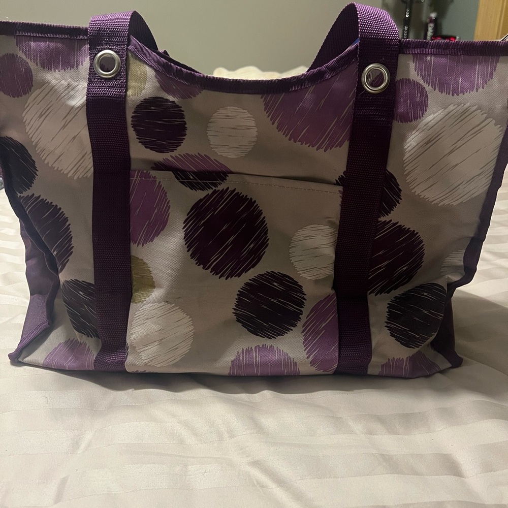 Large zippered 31 tote bag